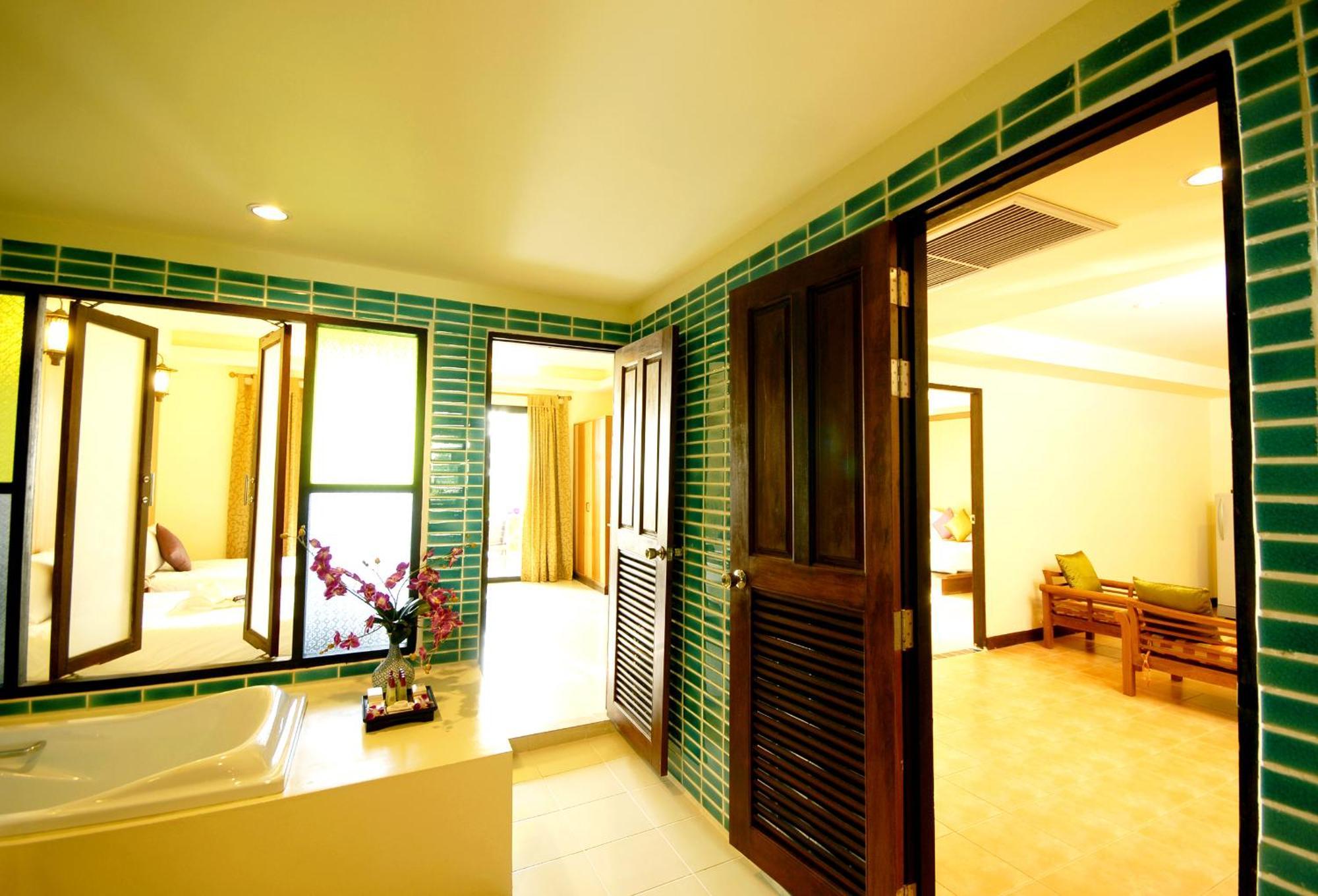 Khaolak Orchid Beach Resort - Sha Extra Plus Khao Lak Bagian luar foto